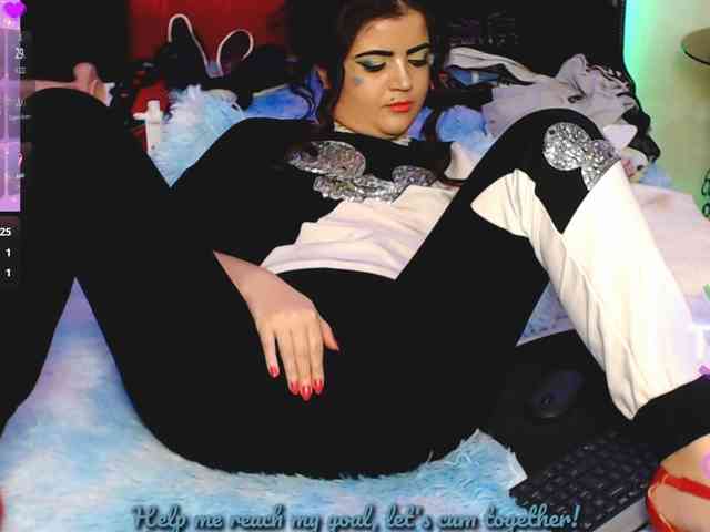 Slutty_milf_bitch webcam