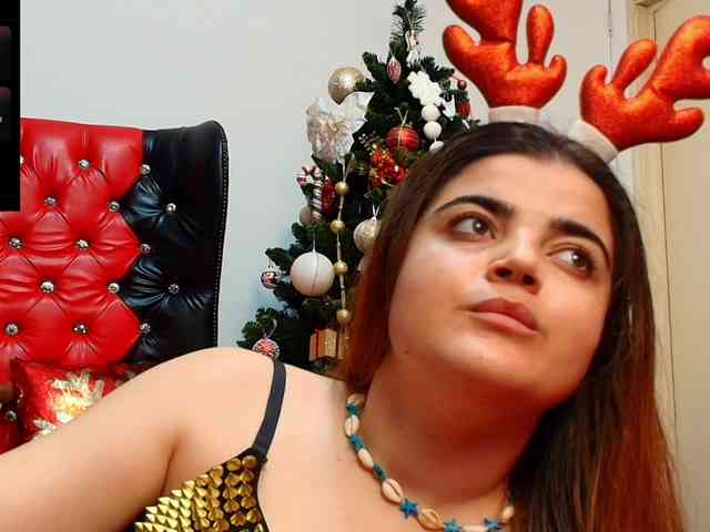 Slutty_milf_bitch webcam