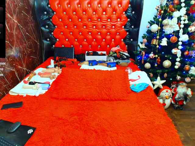 Slutty_milf_bitch webcam