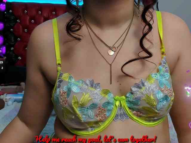 Slutty_milf_bitch webcam