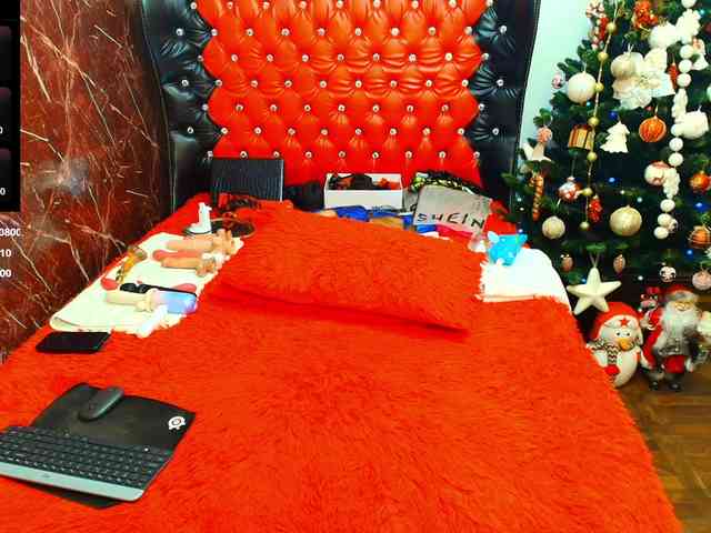 Slutty_milf_bitch webcam