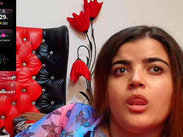 Slutty_milf_bitch webcam