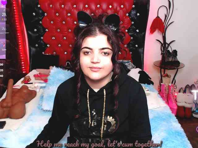 Slutty_milf_bitch webcam