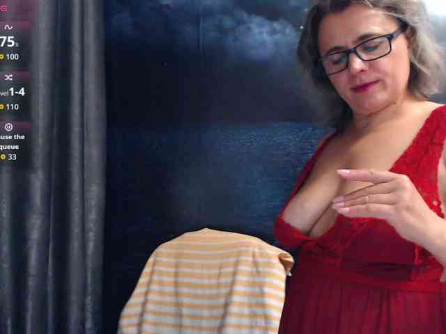 ladysquirt11 webcam