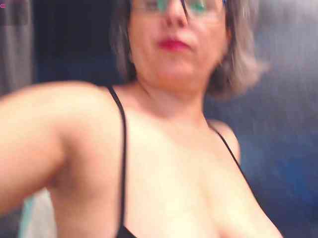 ladysquirt11 webcam