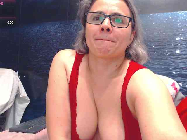 ladysquirt11 webcam