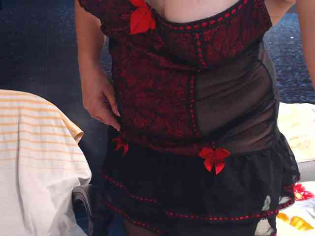 ladysquirt11 webcam