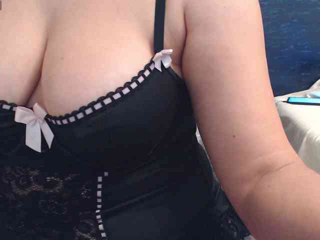 ladysquirt11 webcam