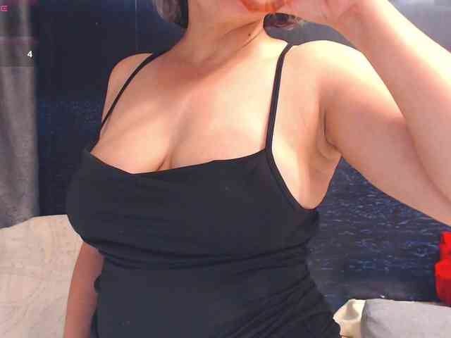 ladysquirt11 webcam