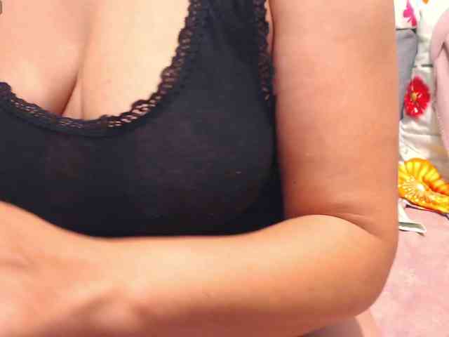 ladysquirt11 webcam