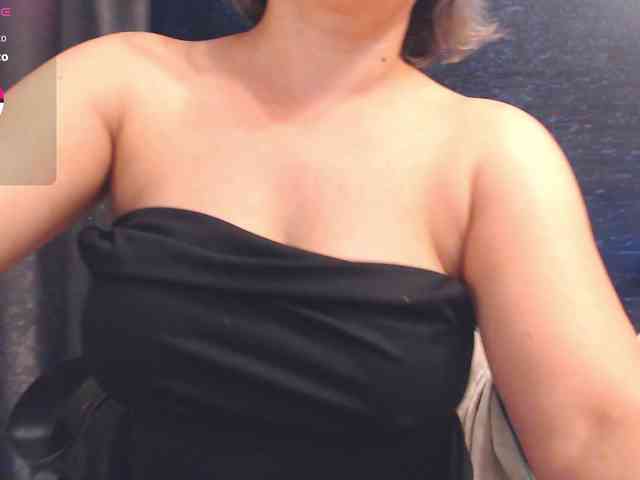 ladysquirt11 webcam