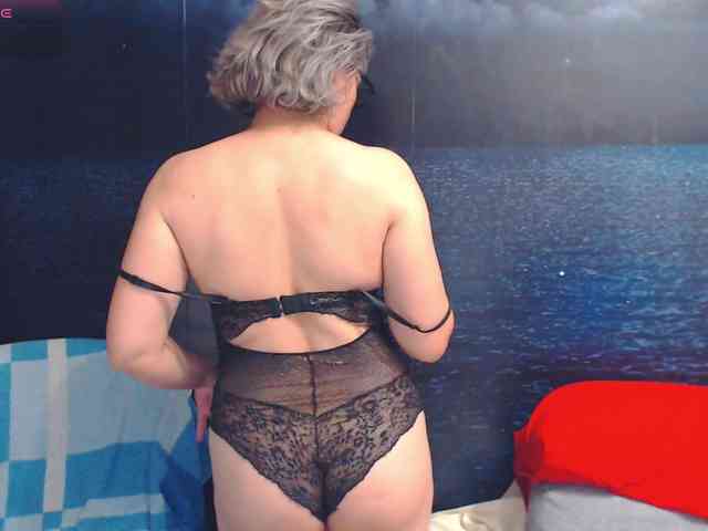 ladysquirt11 webcam