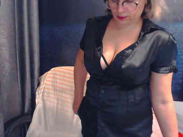 ladysquirt11 webcam
