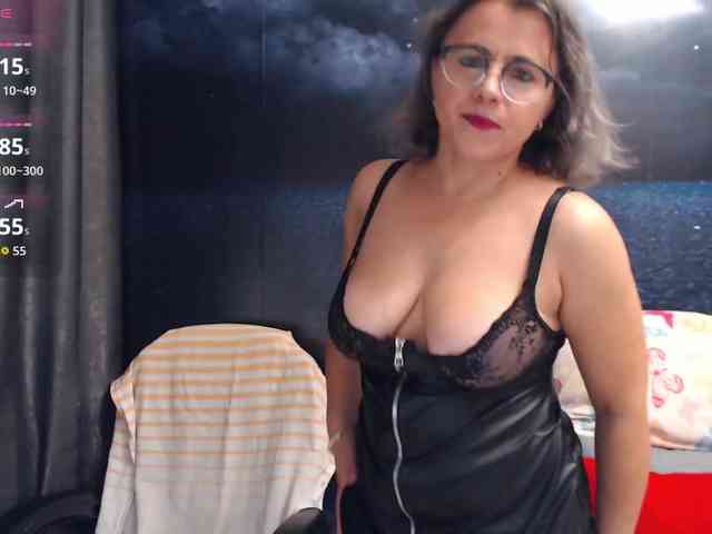 ladysquirt11 webcam