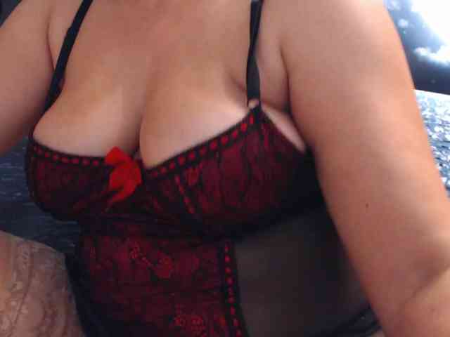 ladysquirt11 webcam