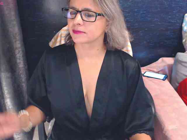 ladysquirt11 webcam