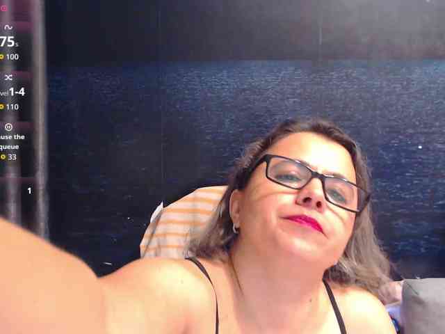 ladysquirt11 webcam