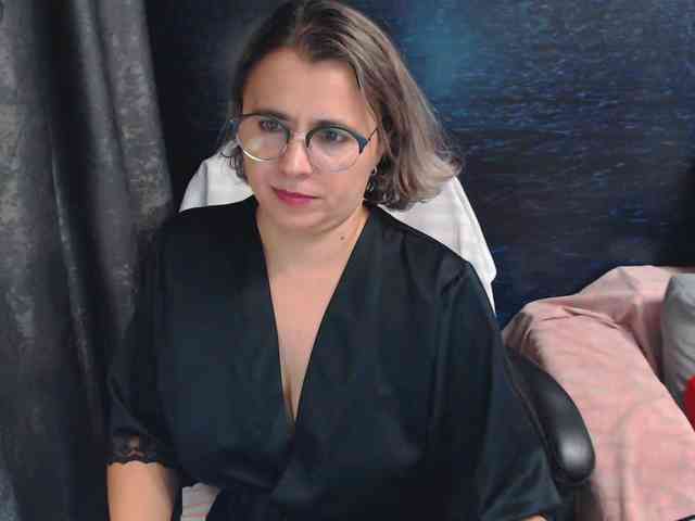 ladysquirt11 webcam