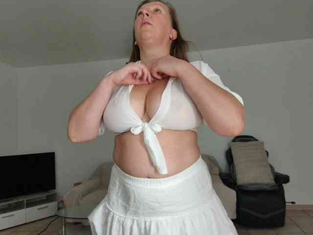 100_SWEET_DESIRES webcam