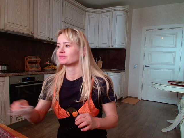 Kriszayka's BongaCams show and profile