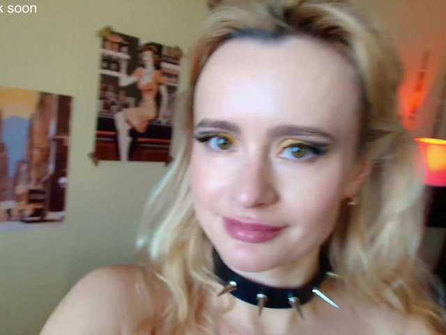 Kriszayka's BongaCams show and profile