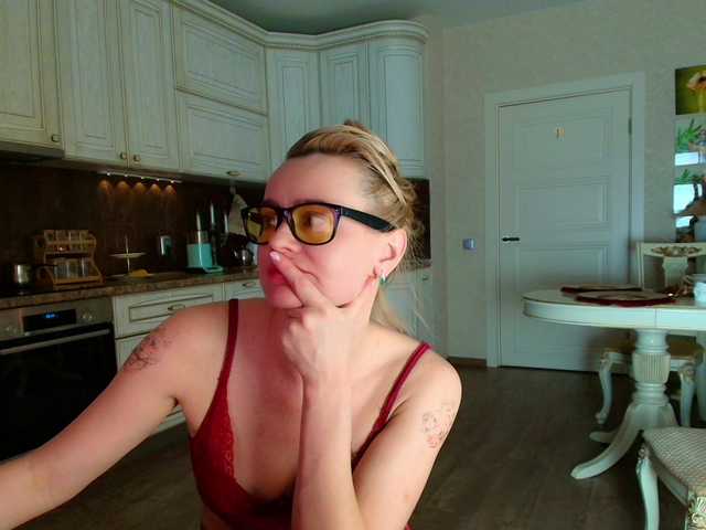 Kriszayka's BongaCams show and profile