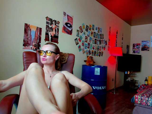 Kriszayka's BongaCams show and profile