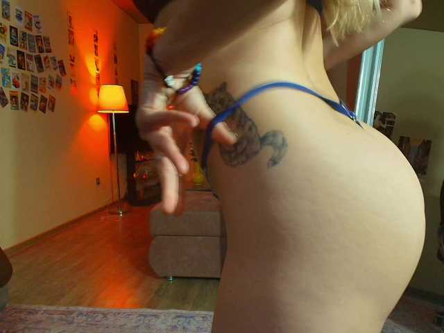 Kriszayka's BongaCams show and profile