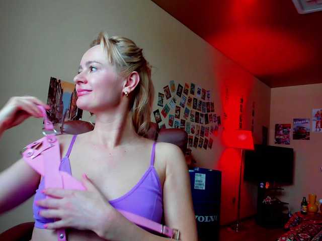 Kriszayka's BongaCams show and profile