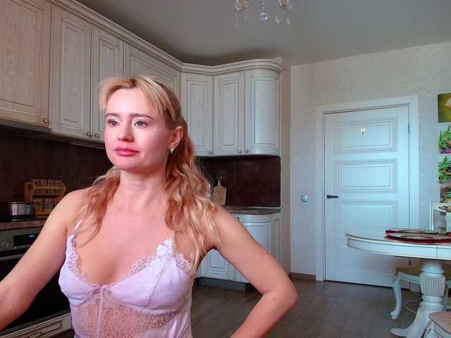 Kriszayka's BongaCams show and profile