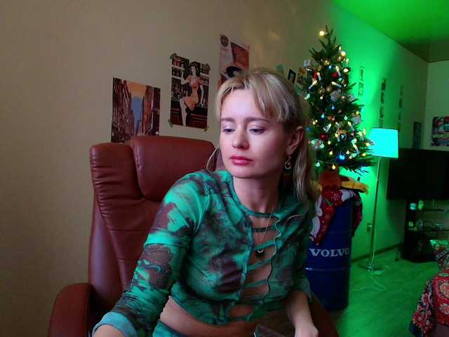 Kriszayka's BongaCams show and profile