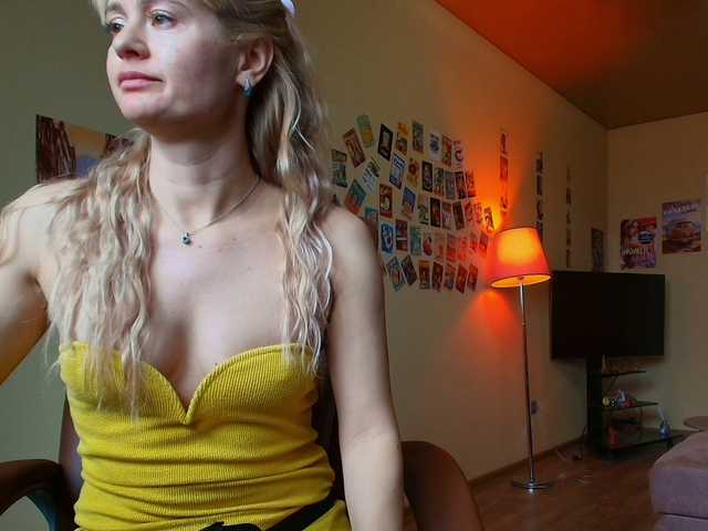 Kriszayka's BongaCams show and profile