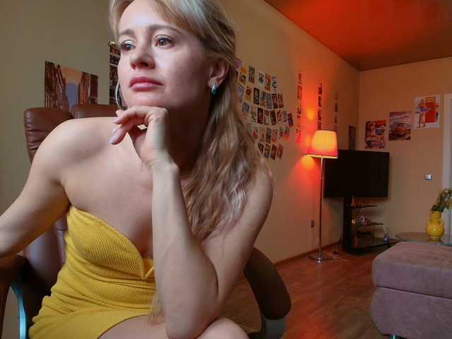 Kriszayka's BongaCams show and profile