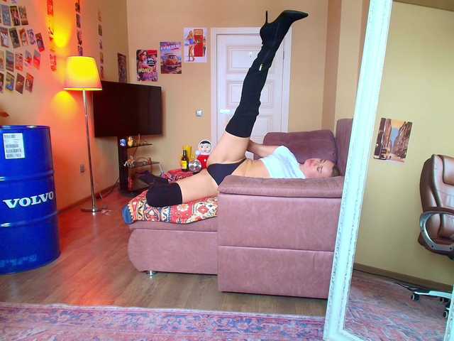 Kriszayka's BongaCams show and profile