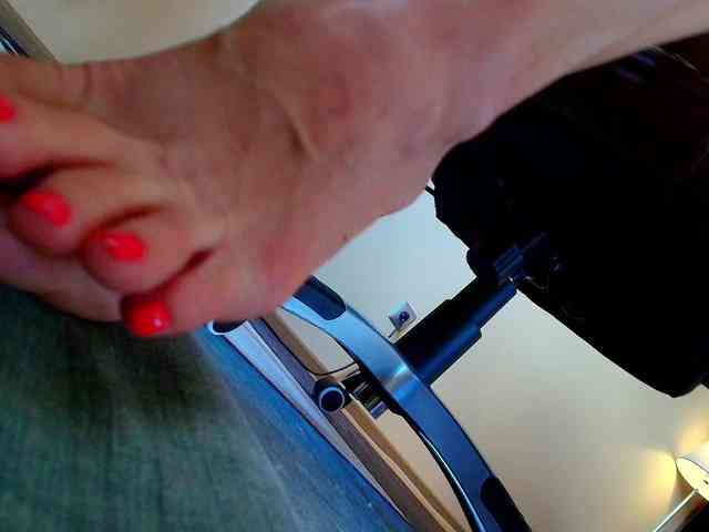 MissMotivated webcam