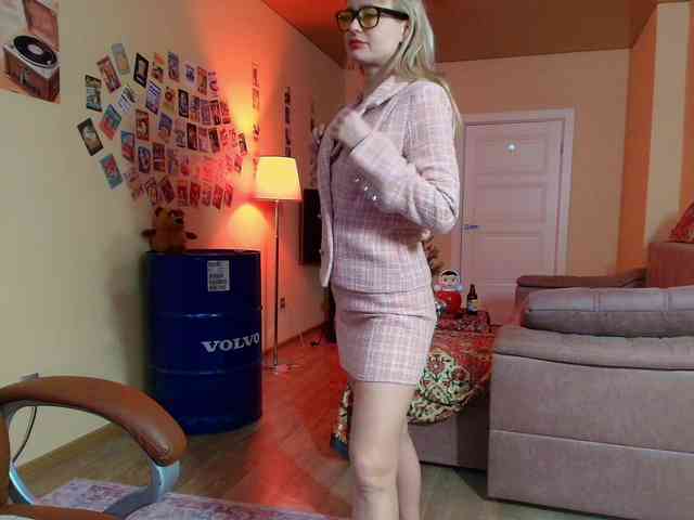 Kriszayka Live Webcam on BongaCams