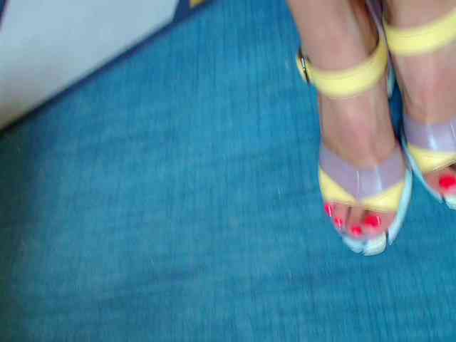 MissMotivated webcam