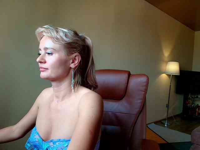 MissMotivated webcam