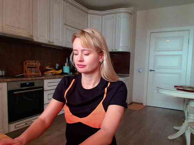 MissMotivated webcam