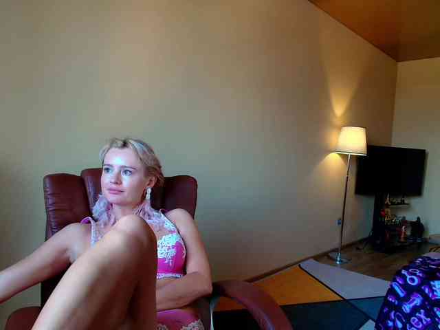 MissMotivated webcam