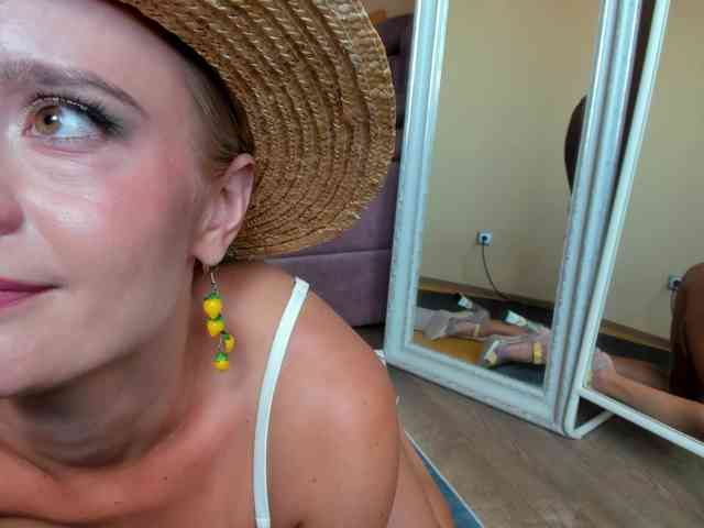 MissMotivated webcam