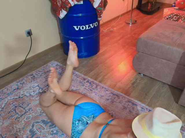 MissMotivated webcam