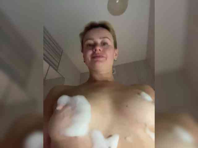 MissMotivated webcam