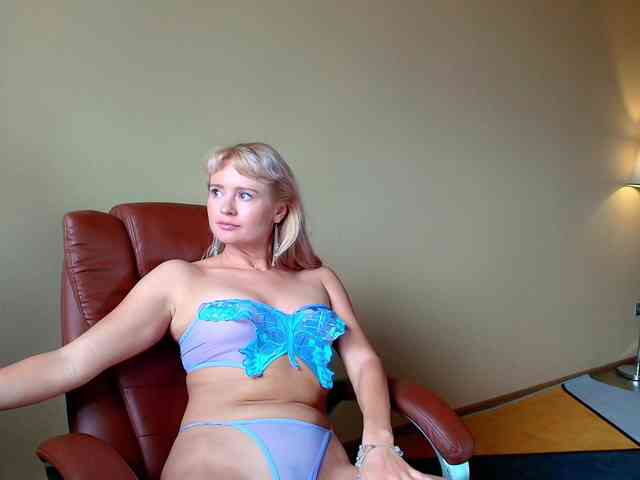 MissMotivated webcam