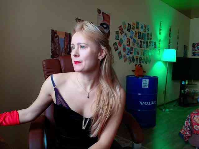 MissMotivated webcam