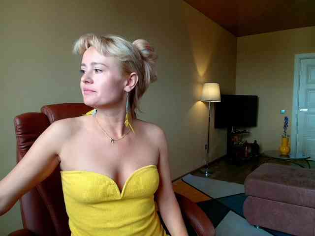 MissMotivated webcam