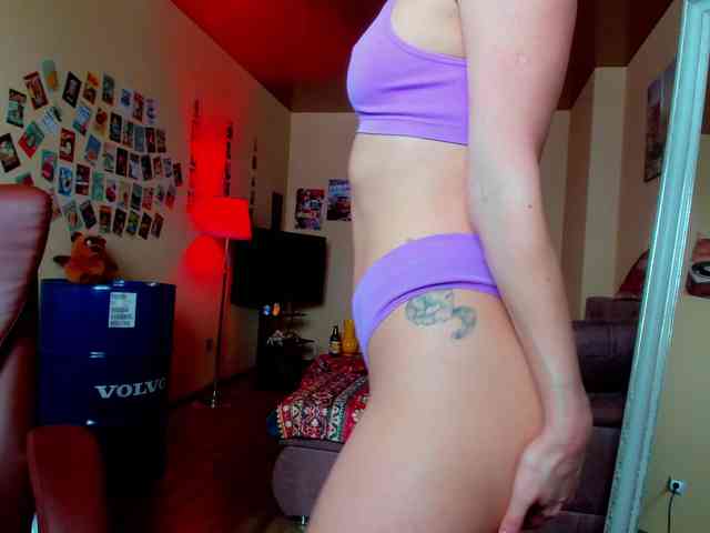 MissMotivated webcam