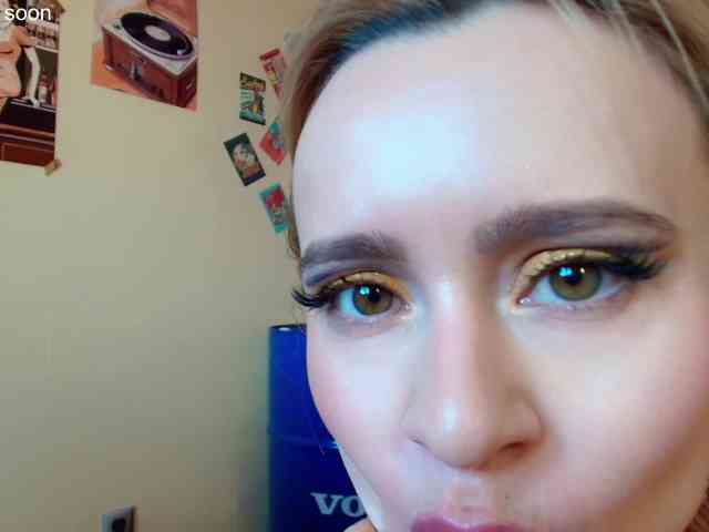 MissMotivated webcam