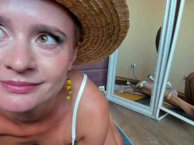 MissMotivated webcam