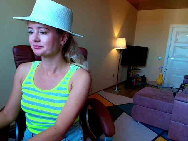 MissMotivated webcam